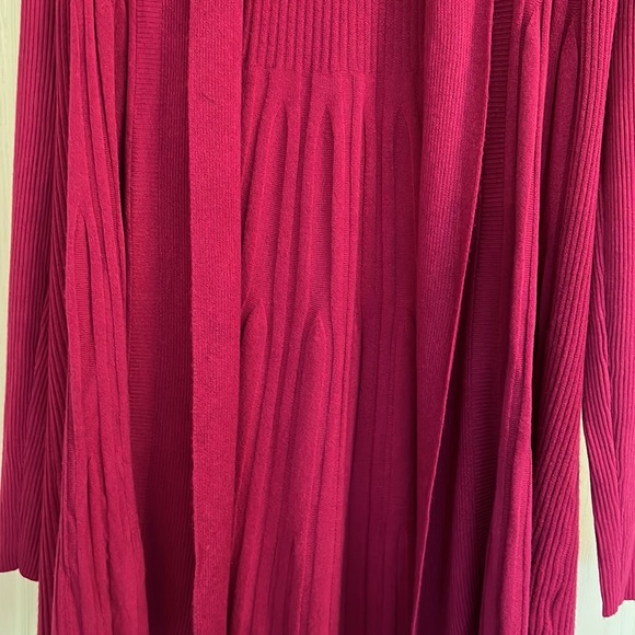 Sweater, open collar, no buttons - Picture 3 of 6